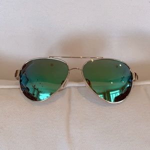 One pair of Loreto Costa Del Mar women’s sunglasses